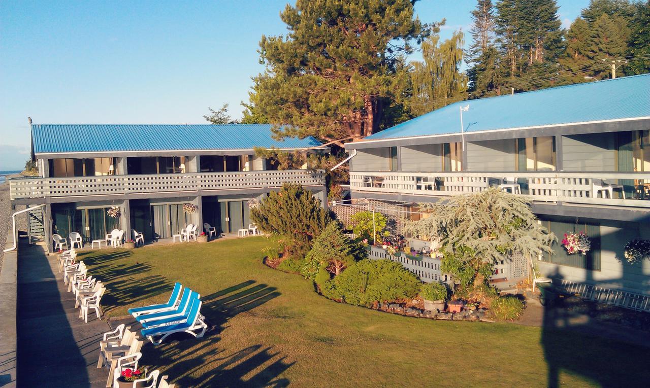 Sand Pebbles Inn Qualicum Beach Exterior photo